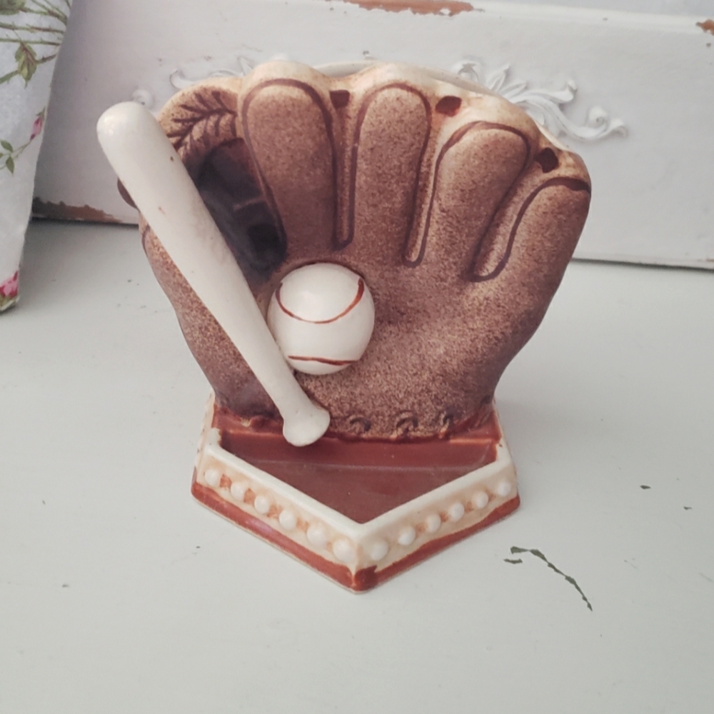Baseball Glove Planter